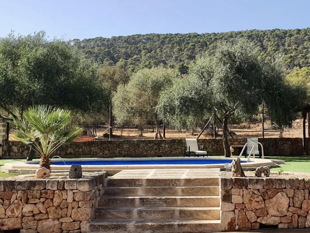 authentische-mediterrane-finca-mit-pool-bei-santa-eugenia-auf-mallorca-zur-miete