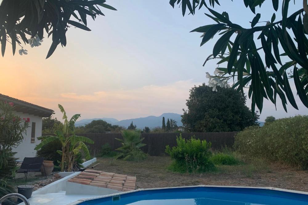 rustikales-haus-mit-pool-nahe-inca-mit-traumhaftem-ausblick